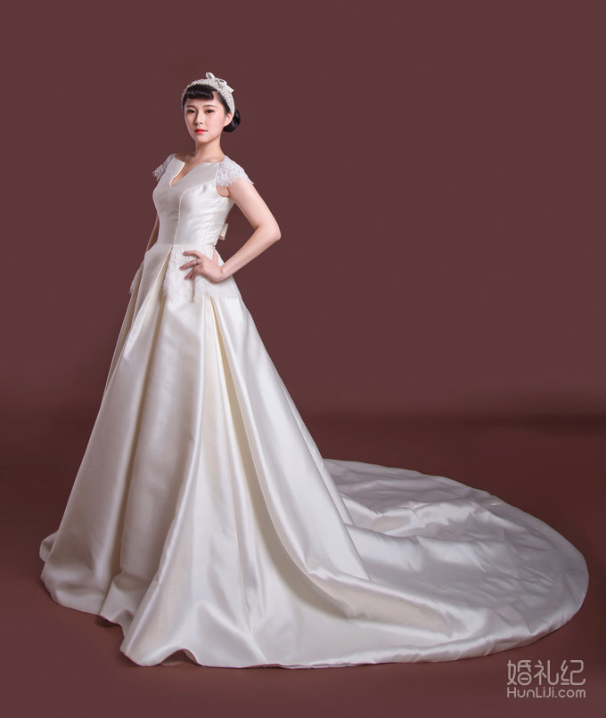 后古婚纱摄影_00后婚纱(2)